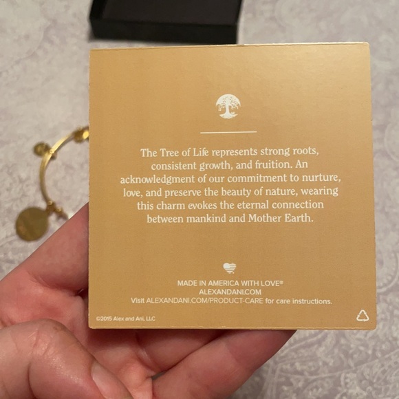 Shiny gold Tree of Life bracelet - Picture 5 of 5